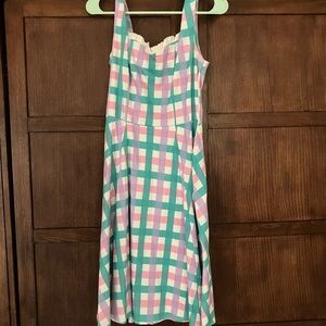 Size L Multicolored dress. Vintage look with a fit and flair skirt style.